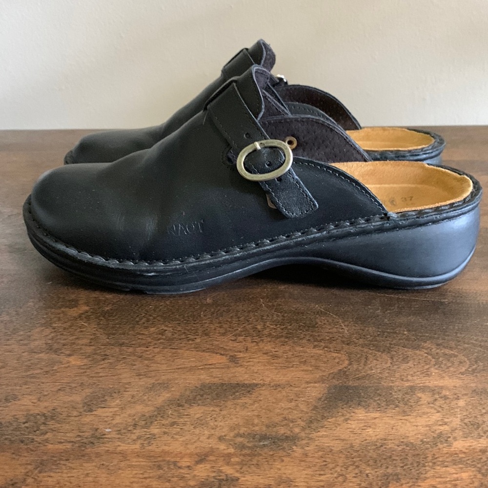 Clogs!
